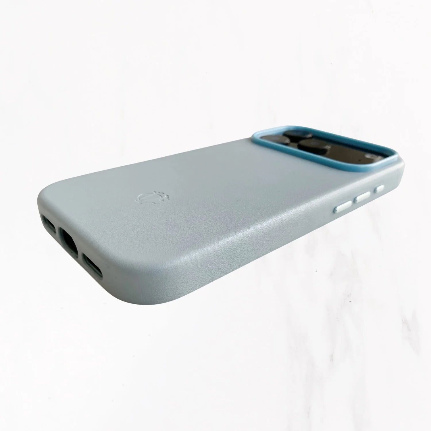 iPhone 17 Series Couture Case with MagSafe - Light Blue